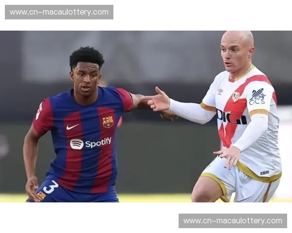 巴尔德防守选位经受考验 左路与坎塞洛形成良性竞争 巴尔德防守选位经受考验 左路与坎塞洛形成良性竞争